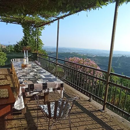 Casa Vacanza Il Colle Del Vento Calosso Ngoại thất bức ảnh