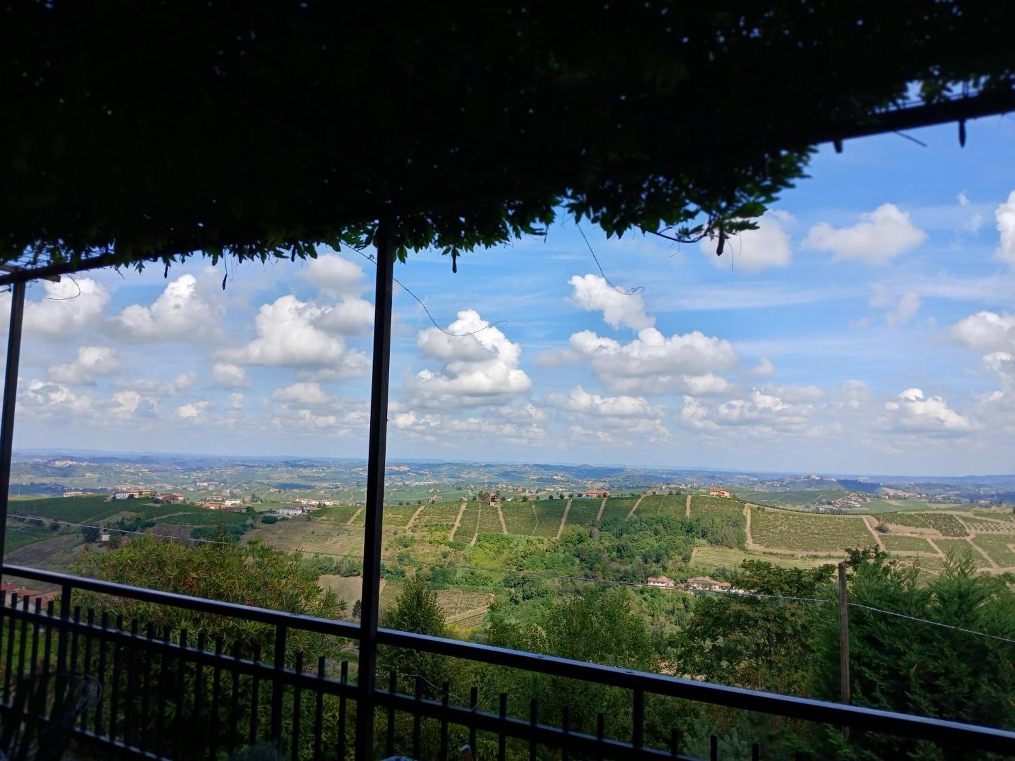 Casa Vacanza Il Colle Del Vento Calosso Ngoại thất bức ảnh